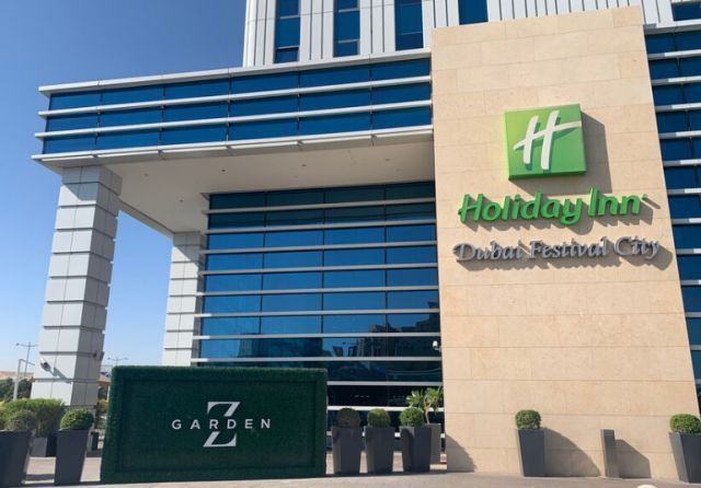 Holiday inn al maktoum airport. Holiday Inn Dubai Festival City 4. Фото Holiday Inn Dubai Festival City. Holiday Inn Dubai Festival City 4* завтрак. Holiday Inn Dubai al-Maktoum Airport, an IHG Hotel 4*.