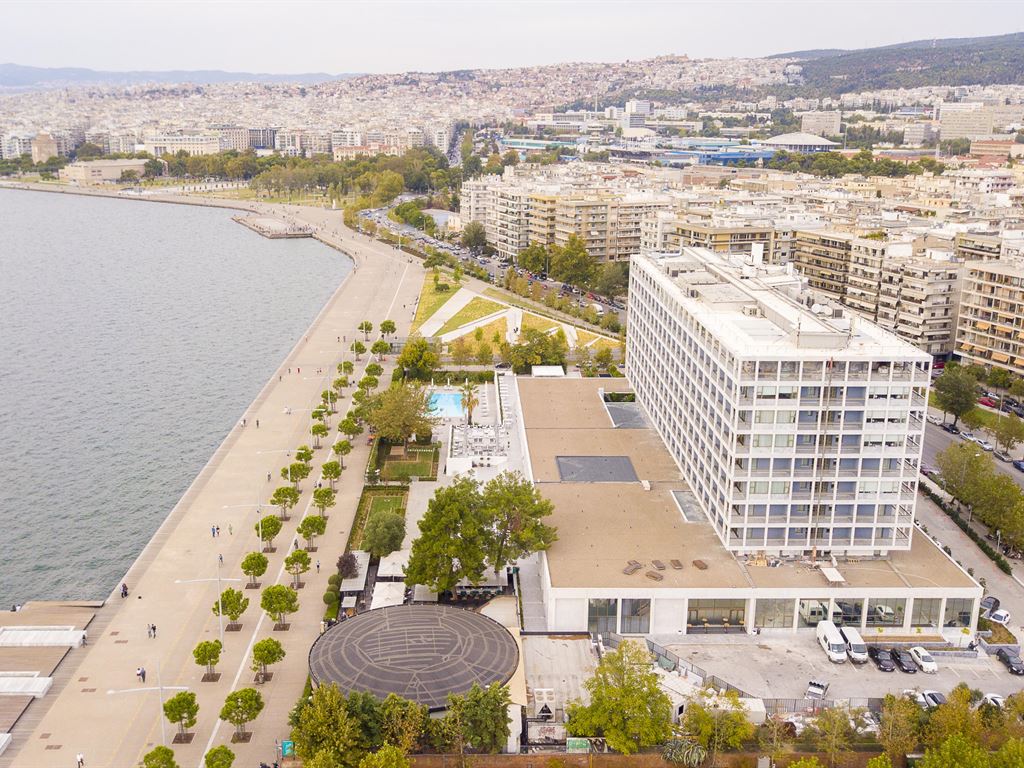 51 makedonia palace 156714