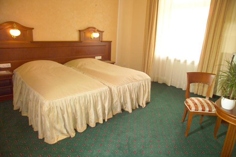 Imperial-room